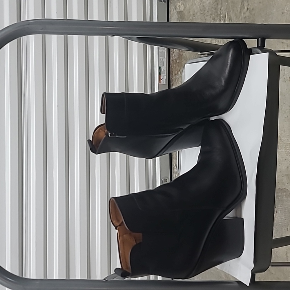 FRANCO SARTO Womens Black Back Pull-Tab Gamble Block Heel Leather Booties 11M